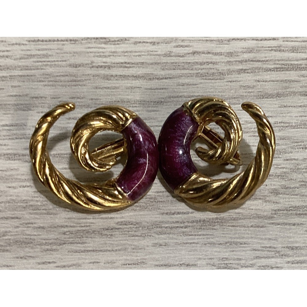 Goldtone Swirl Clip On Earrings w/ Purple Enamel Textured Vintage A29